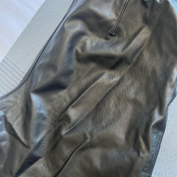 Spanx Leather-like Joggers. - Picture 4 of 6